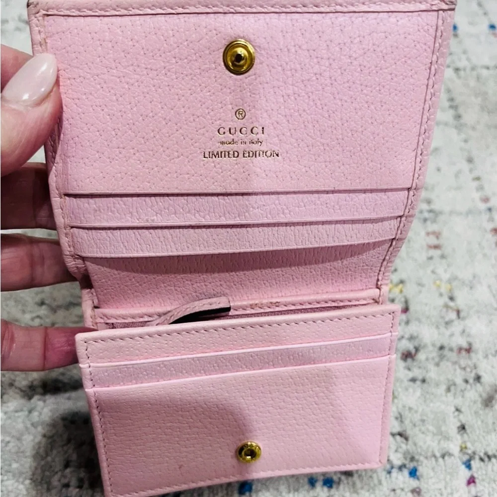 Gucci GG Flora Floral Canvas Wallet with Pink and Gold Accents - Picture 3 of 10